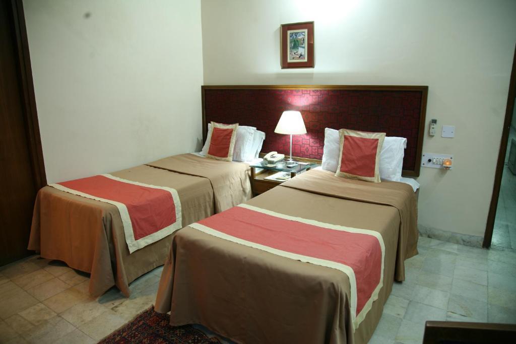 The Royal Residency Hotel Új-Delhi Szoba fotó